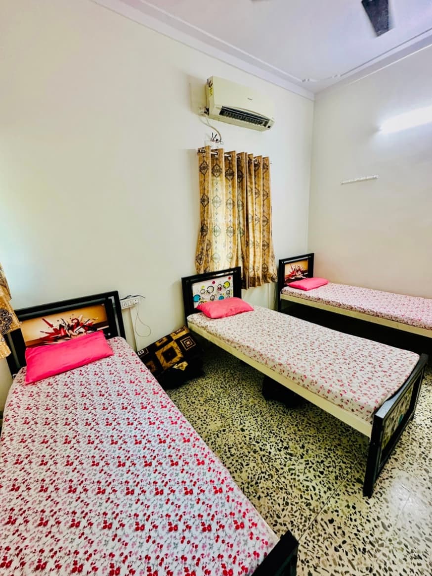 3 Sharing (AC - Personal Washroom)